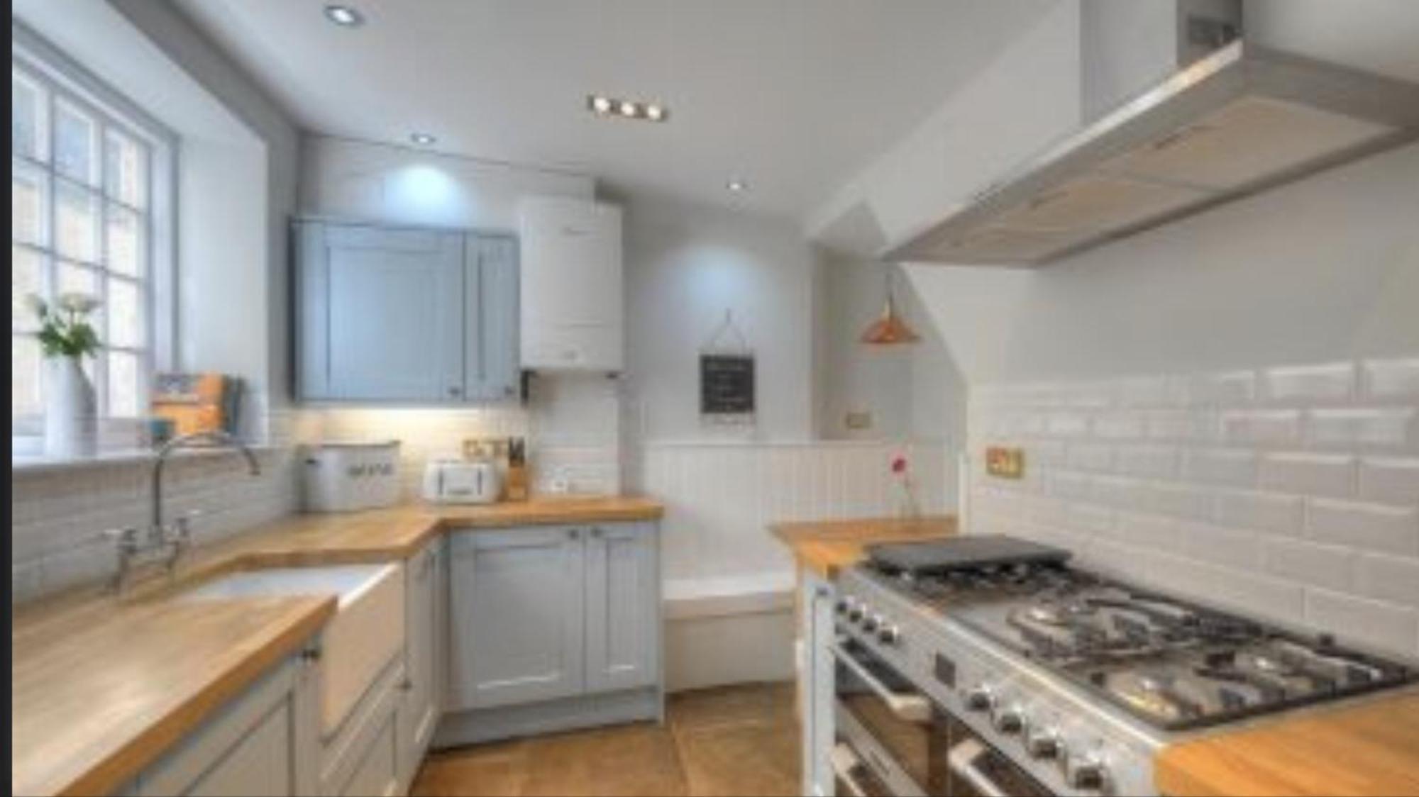 Little Monmouth 4 Bedroom Cottage, Old Town Lyme Regis, Dog Friendly And Parking المظهر الخارجي الصورة