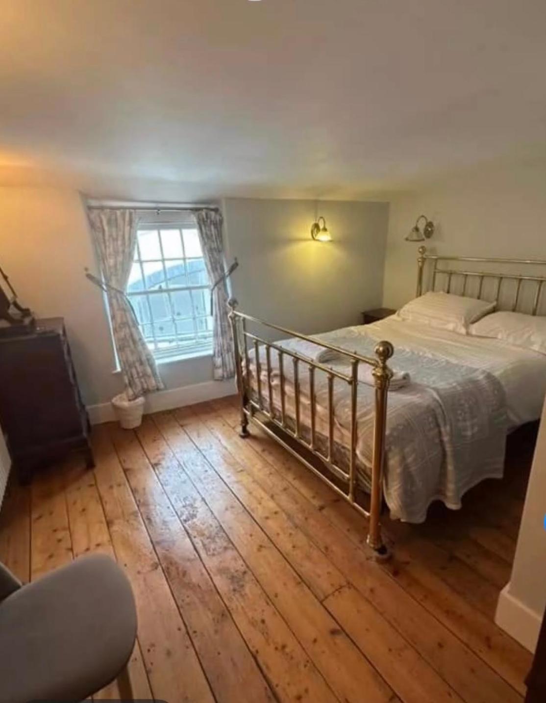 Little Monmouth 4 Bedroom Cottage, Old Town Lyme Regis, Dog Friendly And Parking المظهر الخارجي الصورة