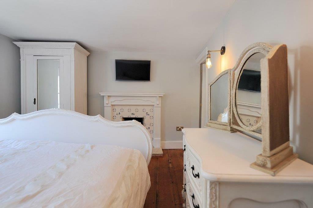 Little Monmouth 4 Bedroom Cottage, Old Town Lyme Regis, Dog Friendly And Parking المظهر الخارجي الصورة